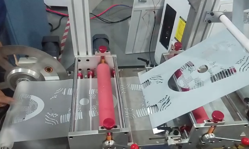 激光切割机加装送料器试机视频