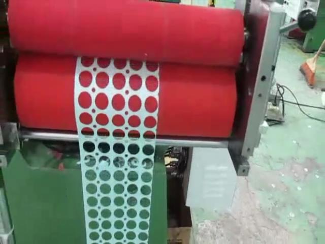 五金模双圆模切生产线视频