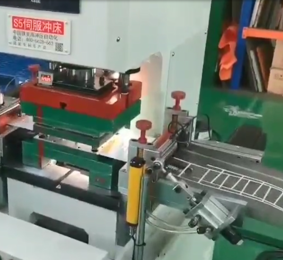 片材全自动上料冲型模切
